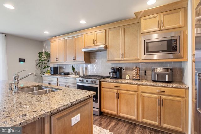 1744 DRIFTSTONE DR, Harrisburg, PA 17110