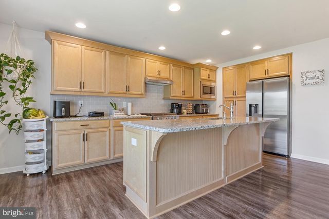 1744 DRIFTSTONE DR, Harrisburg, PA 17110