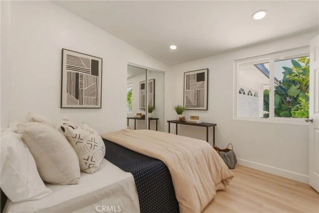 2107 Pomona, Costa Mesa, CA 92627