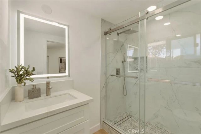 2107 Pomona, Costa Mesa, CA 92627