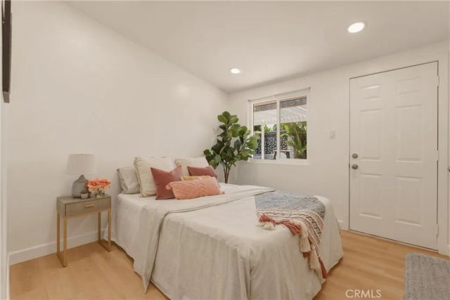2107 Pomona, Costa Mesa, CA 92627