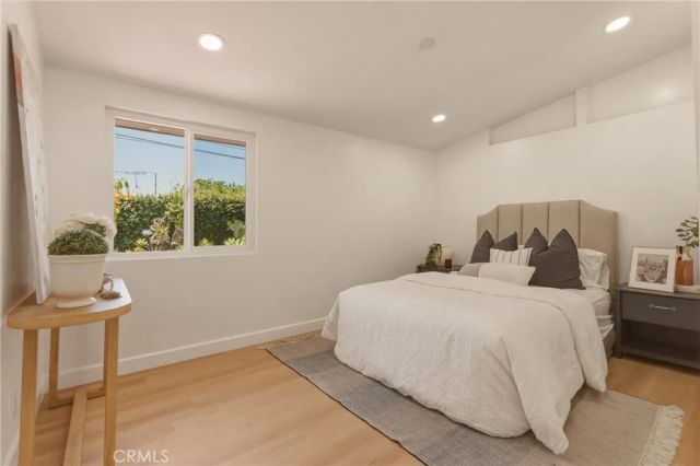 2107 Pomona, Costa Mesa, CA 92627