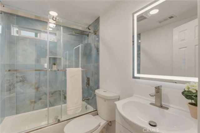 2107 Pomona, Costa Mesa, CA 92627