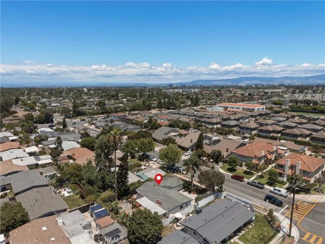 2107 Pomona, Costa Mesa, CA 92627