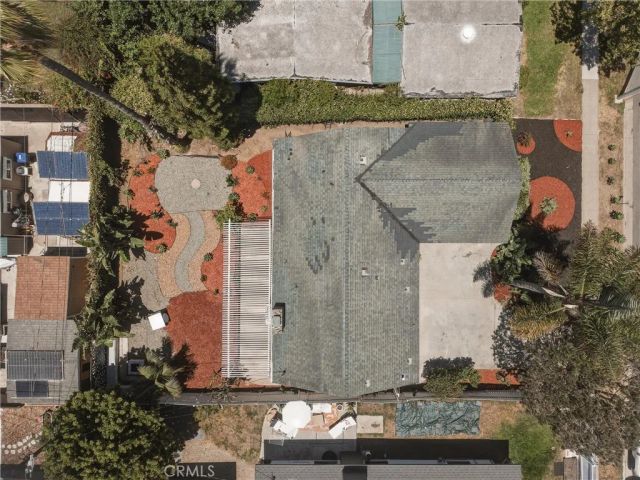 2107 Pomona, Costa Mesa, CA 92627