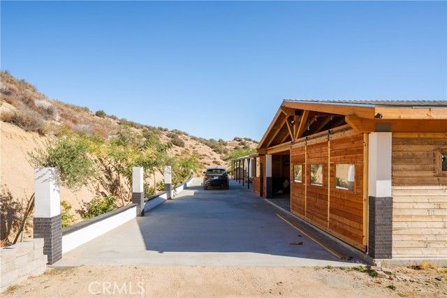 13905 Summit Valley, Hesperia, CA 92345