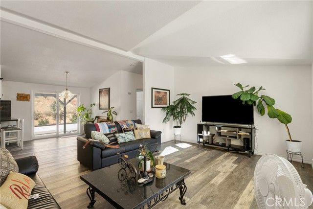 13905 Summit Valley, Hesperia, CA 92345