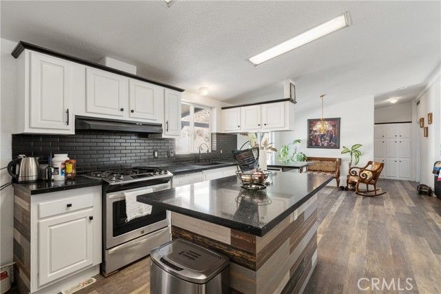 13905 Summit Valley, Hesperia, CA 92345