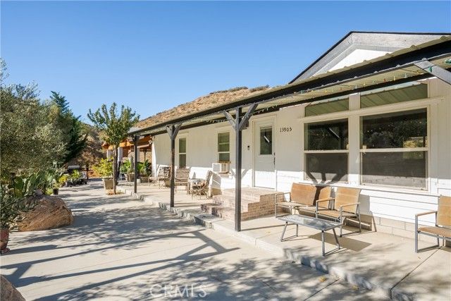 13905 Summit Valley, Hesperia, CA 92345