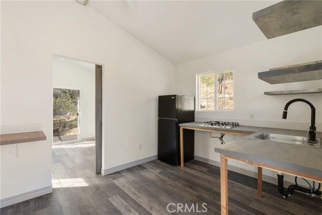 13905 Summit Valley, Hesperia, CA 92345