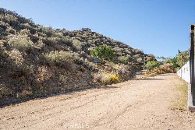 13905 Summit Valley, Hesperia, CA 92345