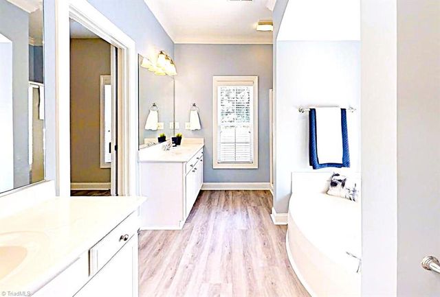 161 N Lake Louise Drive, Mocksville, NC 27028