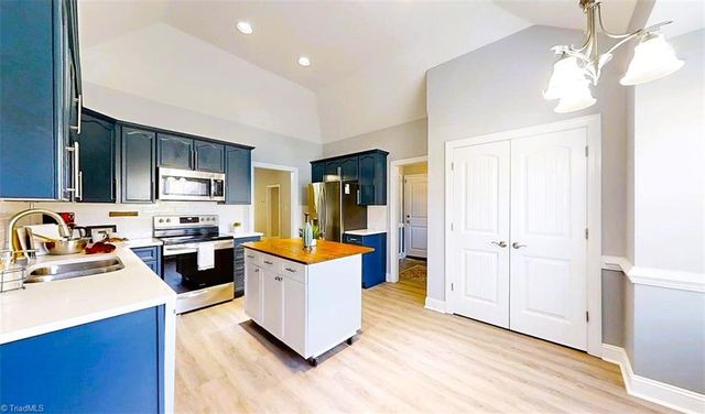 161 N Lake Louise Drive, Mocksville, NC 27028
