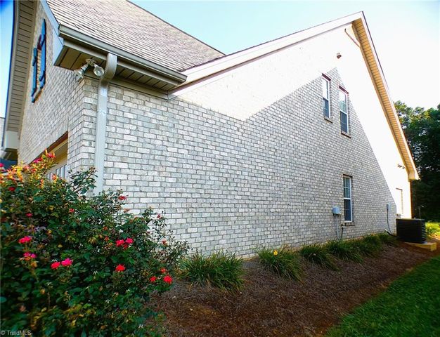 161 N Lake Louise Drive, Mocksville, NC 27028