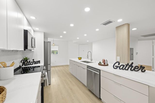 13105 SW 16th Ct 314L, Pembroke Pines, FL 33027