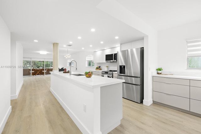 13105 SW 16th Ct 314L, Pembroke Pines, FL 33027