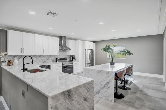 2706 NE 8th Avenue 2706, Wilton Manors, FL 33334