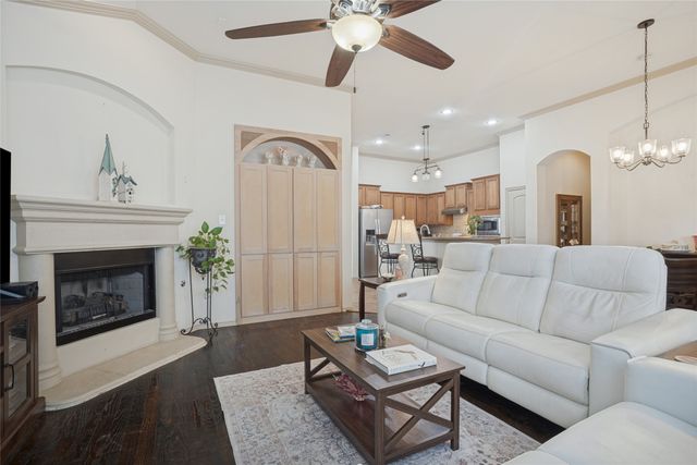 3811 Desert Willow Drive, Denton, TX 76208