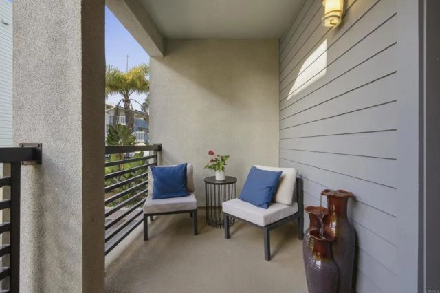 1566 Vista Del Mar Way 3, Oceanside, CA 92054