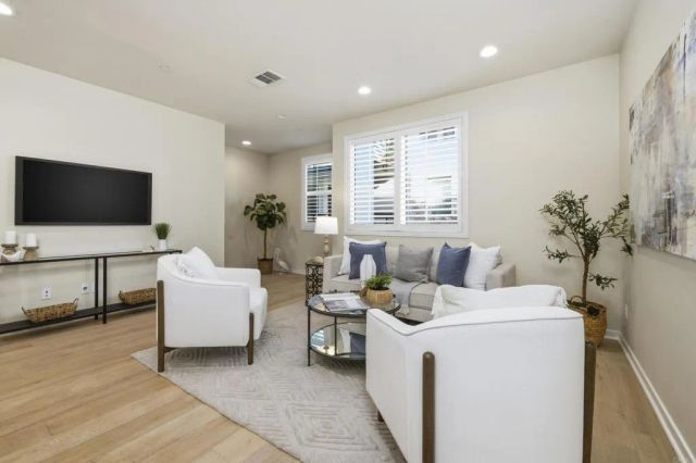 1566 Vista Del Mar Way 3, Oceanside, CA 92054