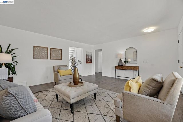 1427 Saybrook Rd, Livermore, CA 94551