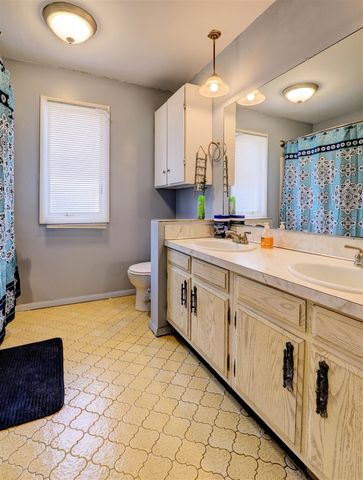 6079 Torrington Road, Kalamazoo, MI 49009