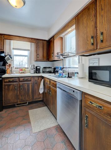 6079 Torrington Road, Kalamazoo, MI 49009