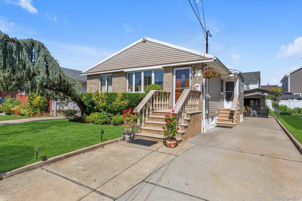 15 Hudson Avenue, Valley Stream, NY 11580 — photo 2