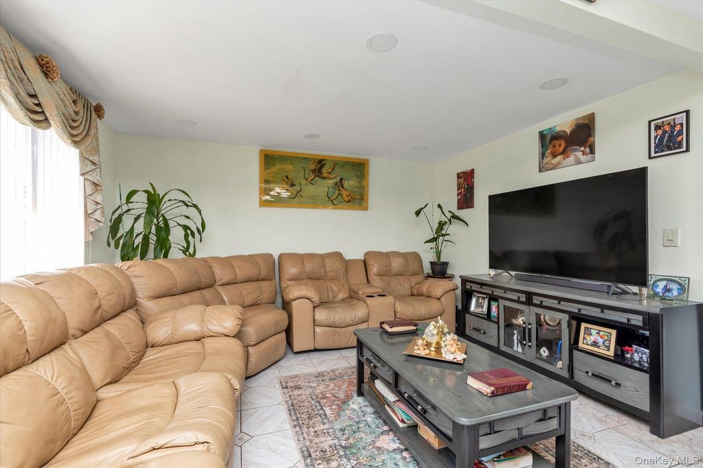 15 Hudson Avenue, Valley Stream, NY 11580 — photo 3