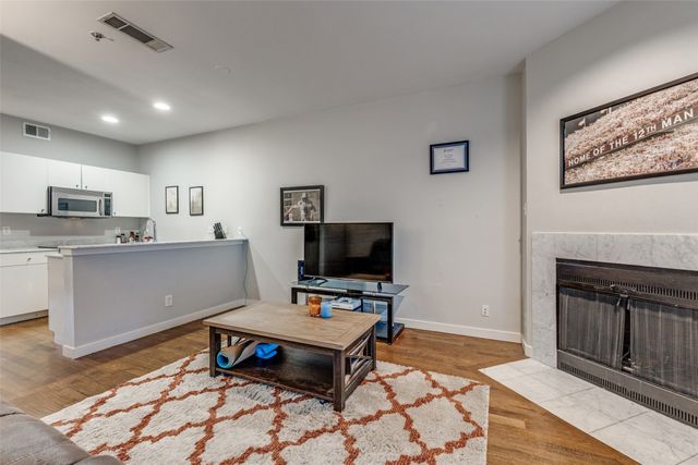 4111 Cole Avenue 17, Dallas, TX 75204