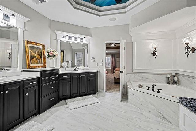 10200 N Wabash Avenue, Kansas City, MO 64155