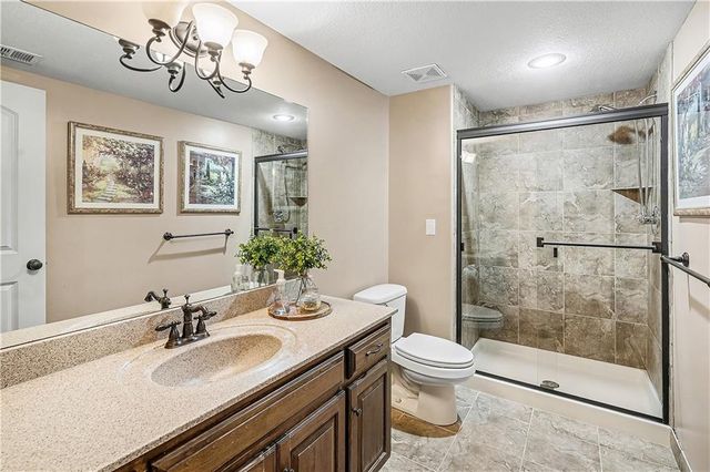 10200 N Wabash Avenue, Kansas City, MO 64155