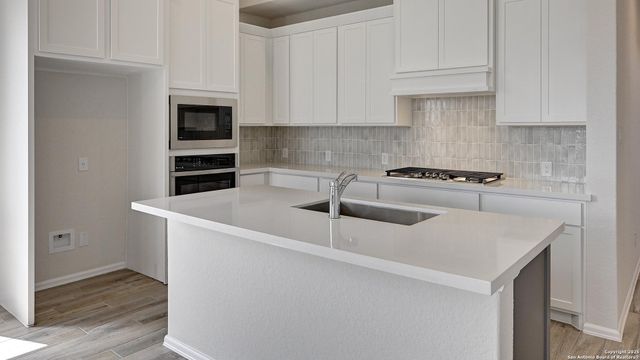 12627 Cotorra Springs, San Antonio, TX 78254