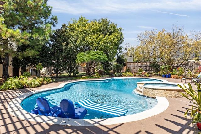 1301 NW 157th Street, Edmond, OK 73013