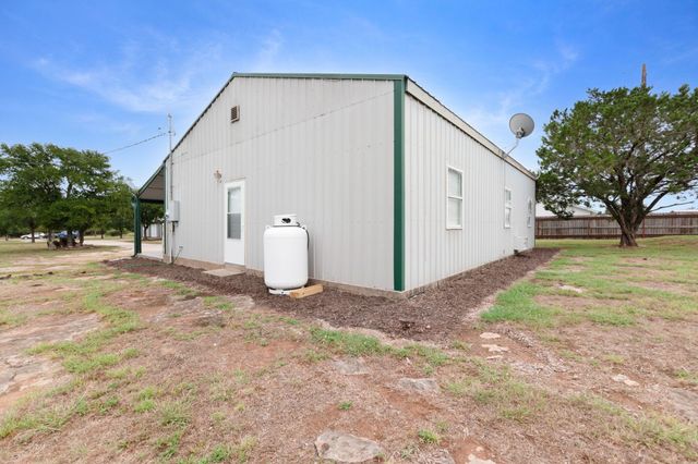 204 Deer Ridge DR, Burnet, TX 78611