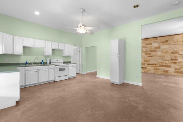 204 Deer Ridge DR, Burnet, TX 78611