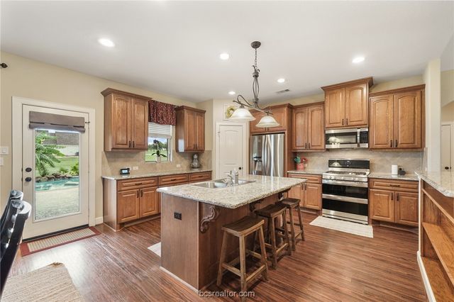 586 Ruby Drive, Bellville, TX 77418