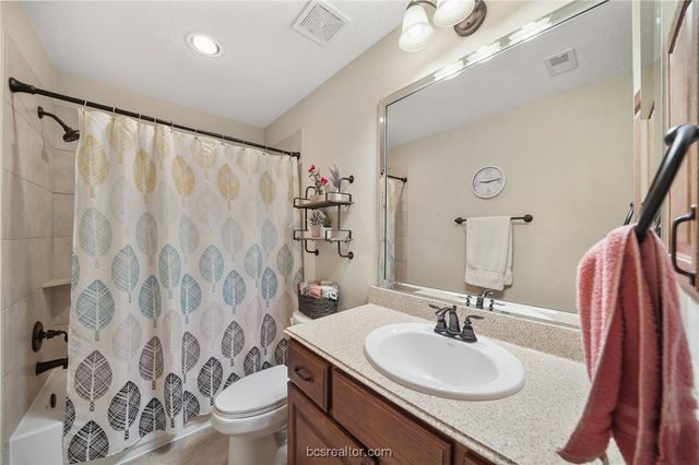 586 Ruby Drive, Bellville, TX 77418