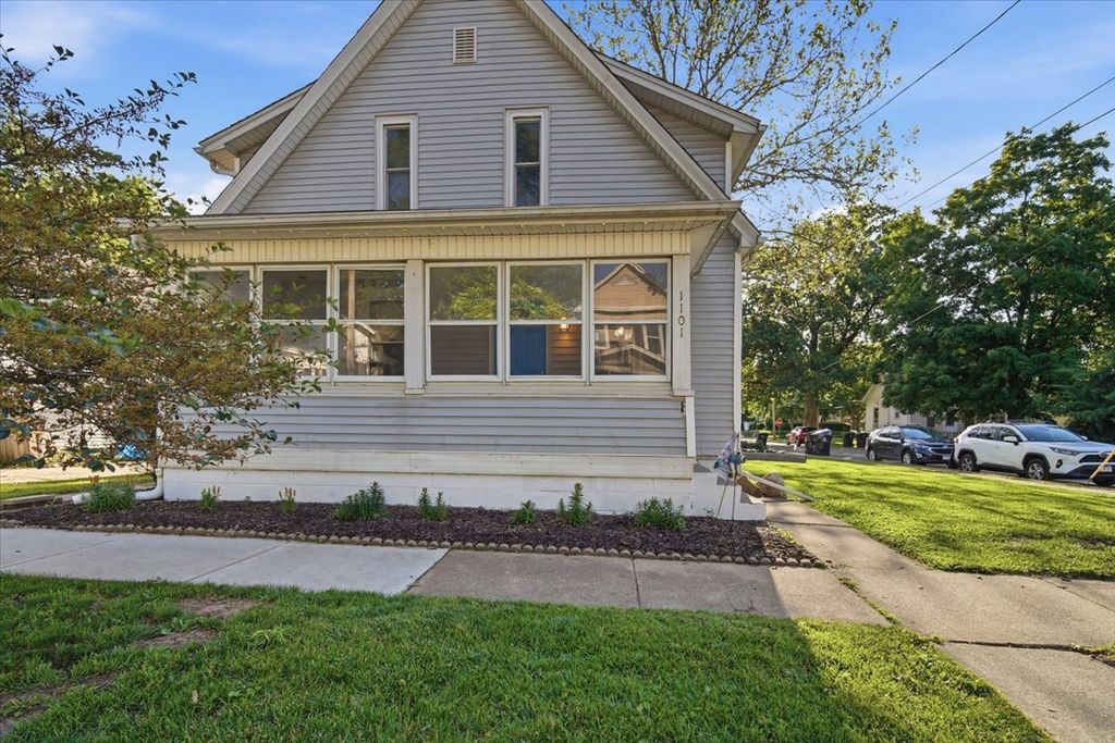 Image 1 of property listing at 1101 S Lee Street, Bloomington, IL 61701