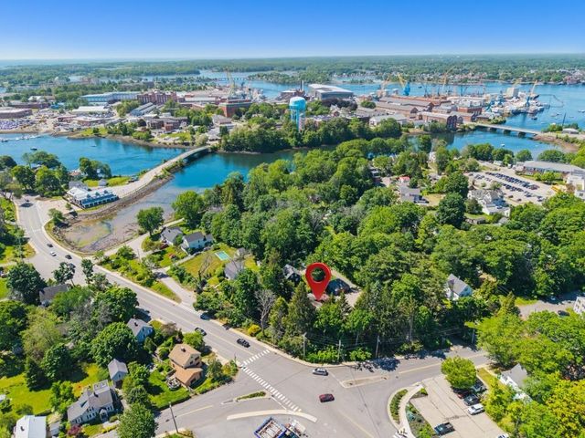 52 Whipple Road, Kittery, ME 03904