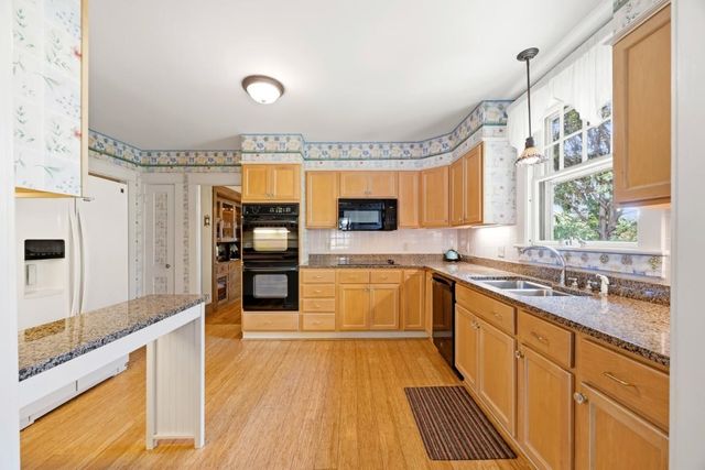 52 Whipple Road, Kittery, ME 03904