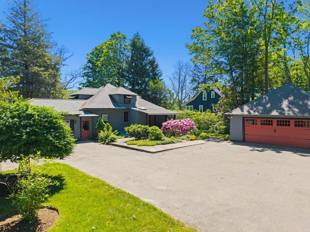 52 Whipple Road, Kittery, ME 03904