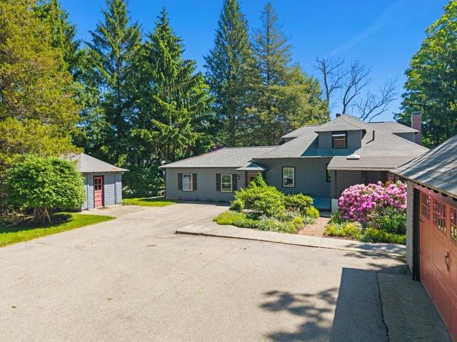 52 Whipple Road, Kittery, ME 03904