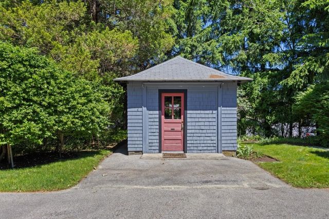52 Whipple Road, Kittery, ME 03904