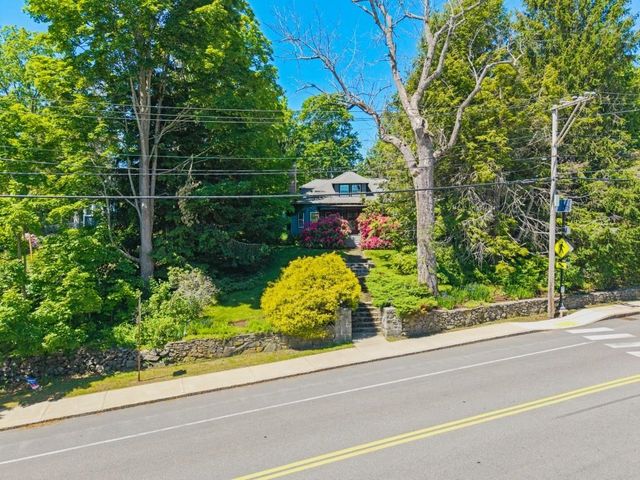 52 Whipple Road, Kittery, ME 03904
