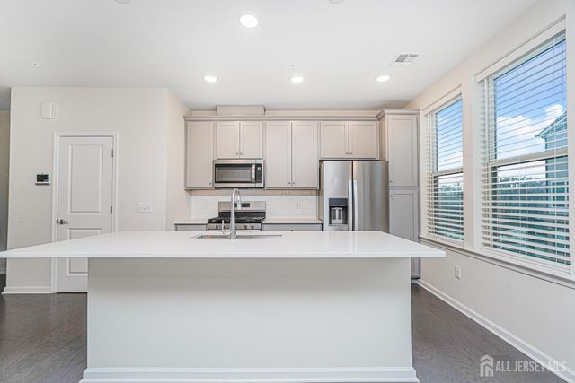 307 Peyton Place, New Brunswick, NJ 08901