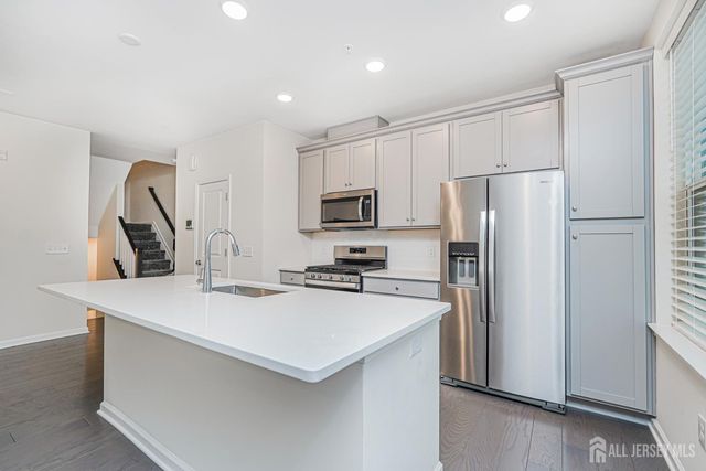 307 Peyton Place, New Brunswick, NJ 08901