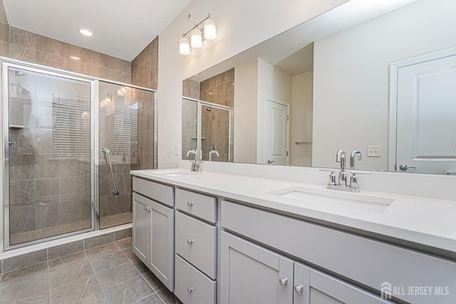 307 Peyton Place, New Brunswick, NJ 08901