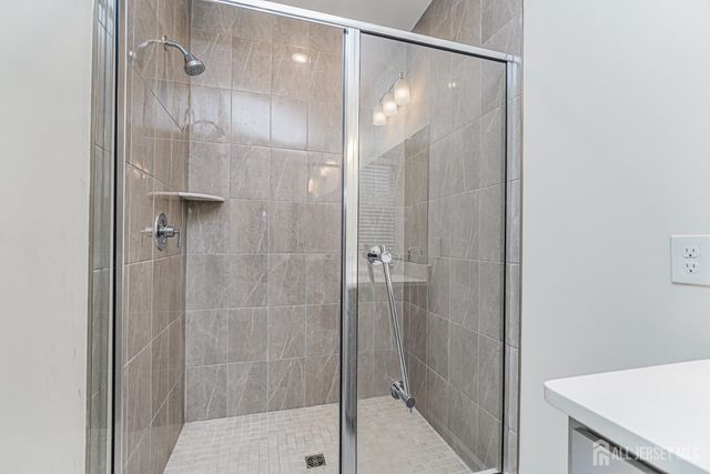 307 Peyton Place, New Brunswick, NJ 08901