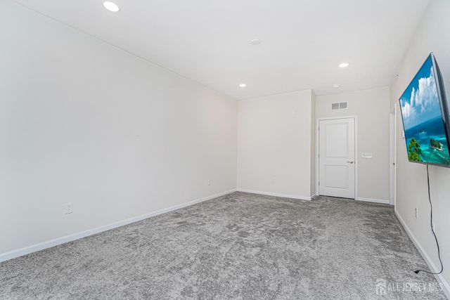 307 Peyton Place, New Brunswick, NJ 08901